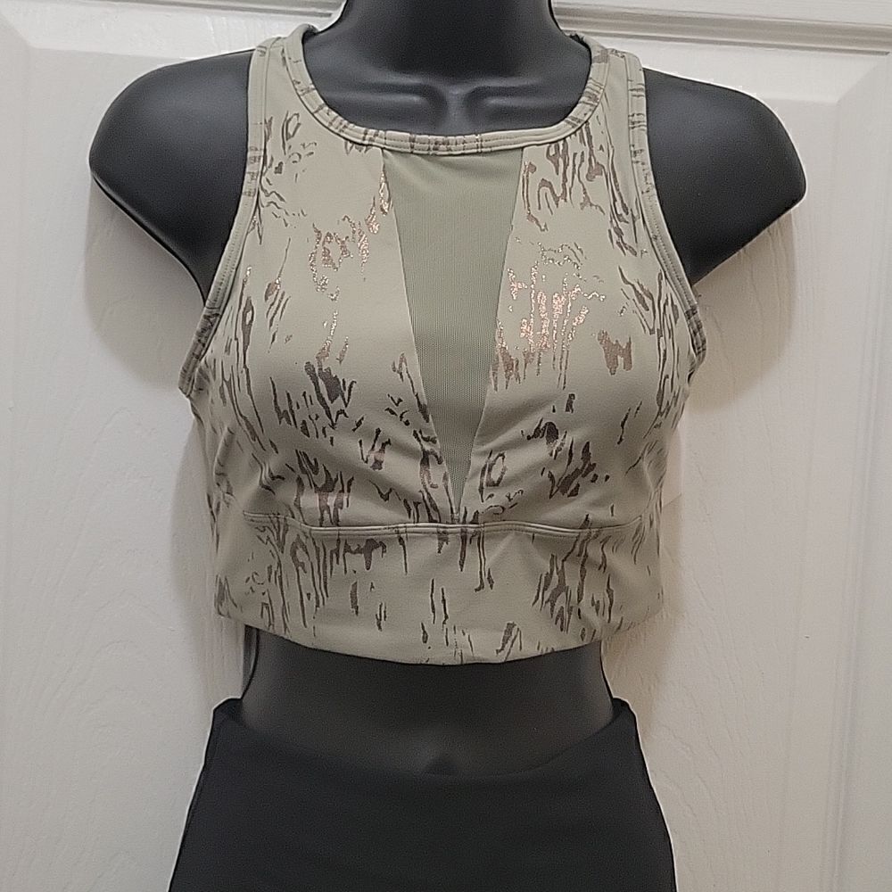 Sweaty Betty x Halle Berry Athena Sports Bra - Picture 4 of 15